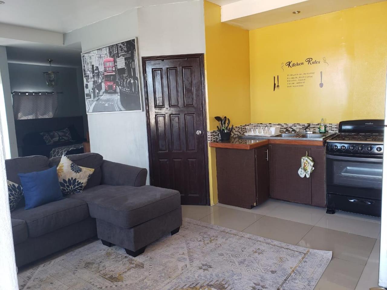 Db Tower Vacation Rental Belize City Exteriör bild